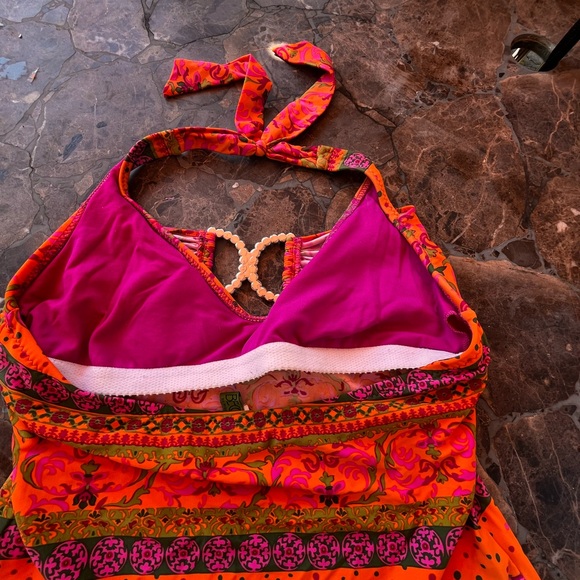 BECCA Magenta  and Orange Floral Mediterranean design - Picture 6 of 14